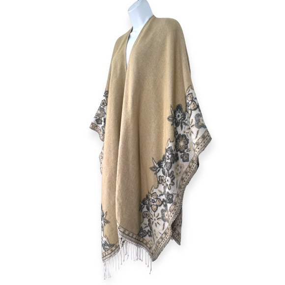 Chico'sOne SizeFloral Border Fringed Blanket Ruana Wrap Kimono Pashmina